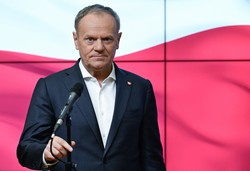 Donald Tusk jednym z "muszkieterów" ratujących Unię? "Europa ma szczęście"