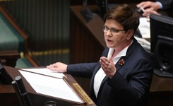 Ostre wystąpienie premier Szydło: Nie będziemy uczestniczyć w szaleństwie brukselskich elit