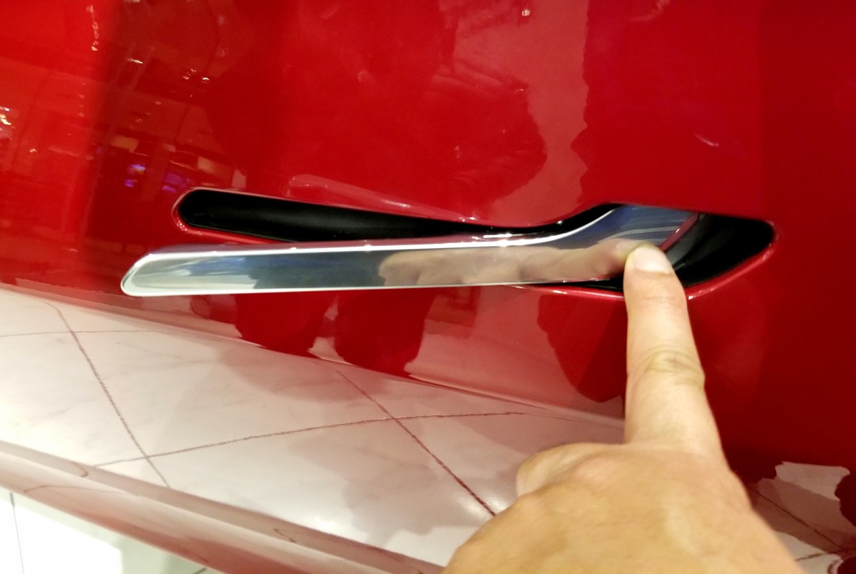 Tesla pozwana za śmiertelny wypadek w Wisconsin. Rodzina ofiar wytyka wadę konstrukcyjną