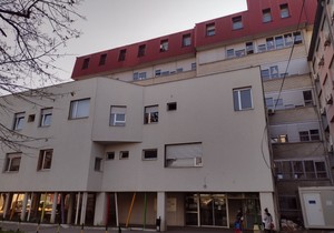 Zgrada u kojoj su smeštene dečje klinike u KC Niš
