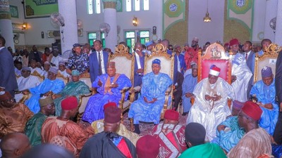 Shettima, Buhari and Shehu of Borno at the wedding ceremony in Maiduguri on Saturday. [Twitter:@NTANewsNow]