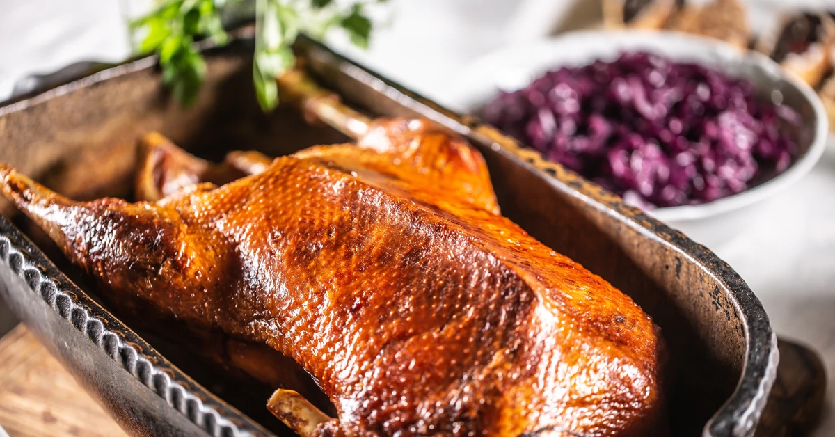 Gęś po staropolsku - tak robi ją Ewa Wachowicz. Mięso jest kruche i soczyste