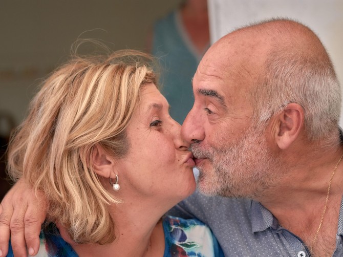 "Imam 63 godine, svingerka sam i udata sam. Muž me u sve uveo i sjajno je i meni i njemu" (ilustracija)