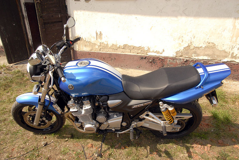 Yamaha XJR 1300: akademicka jazda (test)