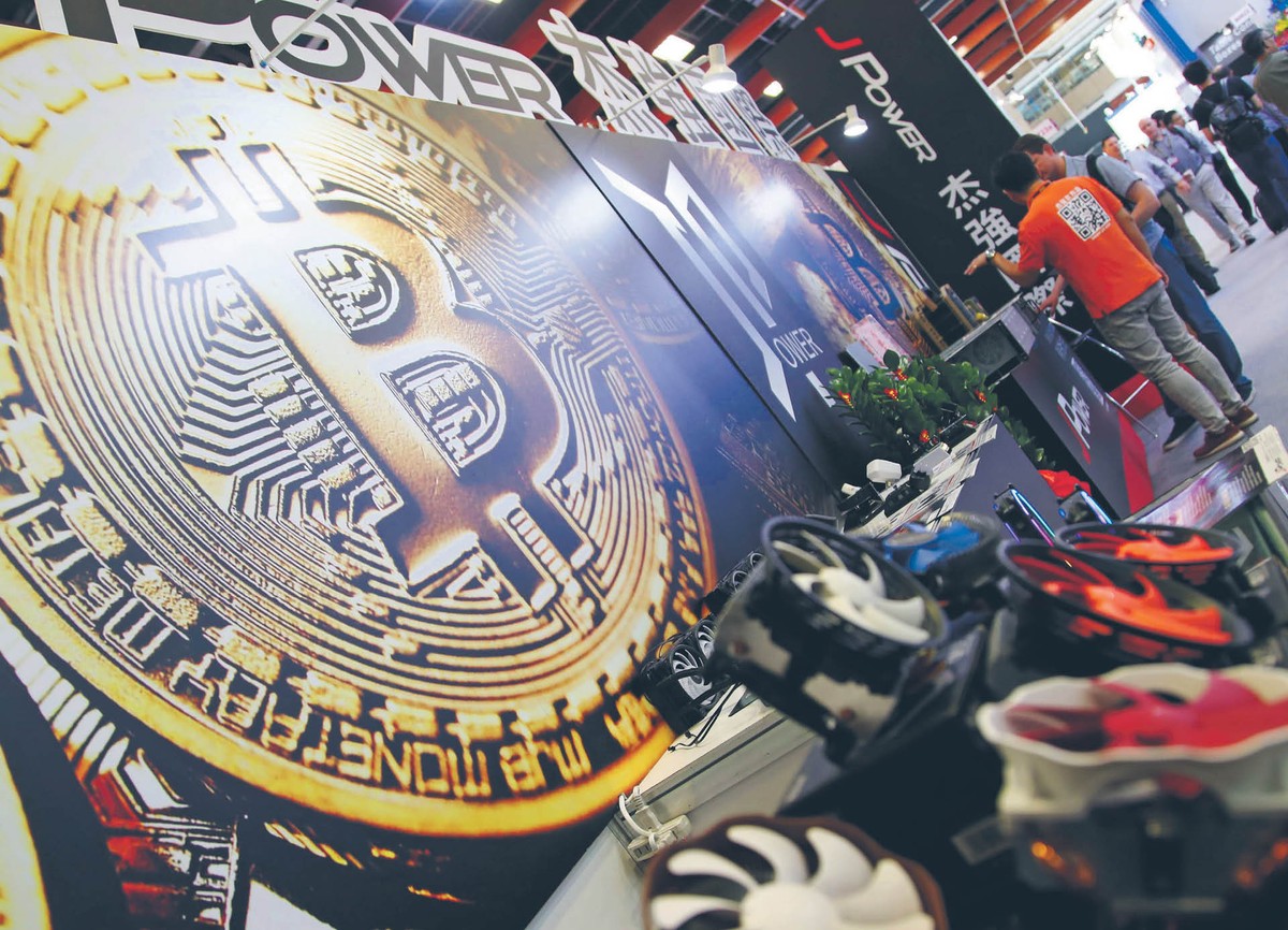 W szczytowym momencie za bitcoina trzeba było zapłacić prawie 68 tys. zł