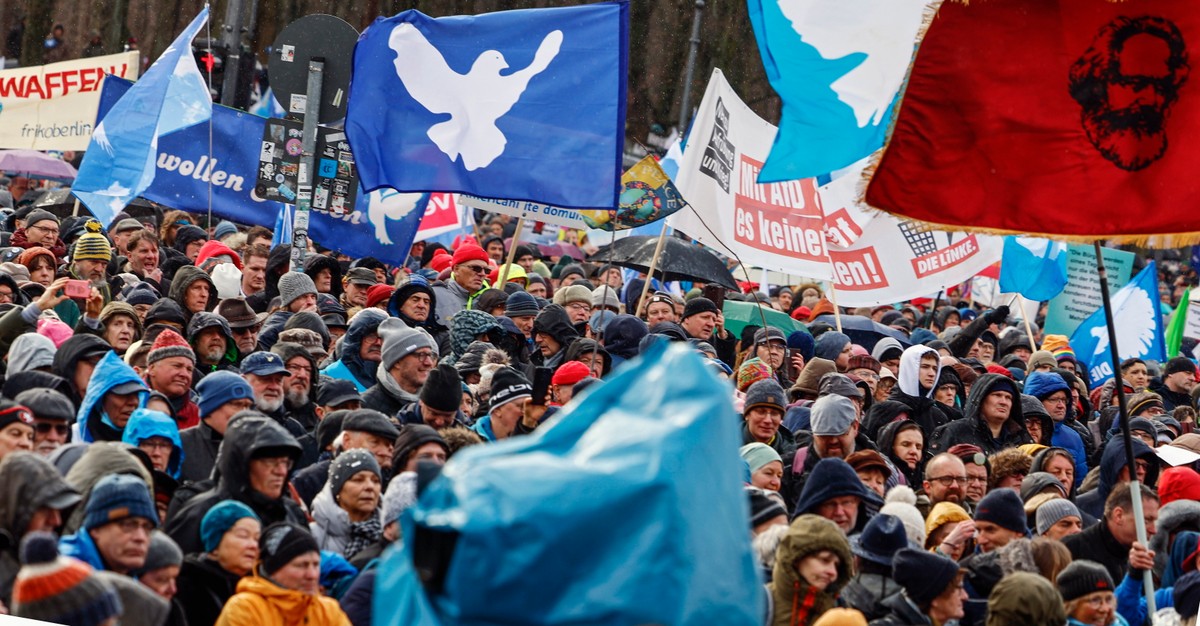 Proteste in Berlin: 40 Prozent der Deutschen halten die deutsche Militärhilfe für die Ukraine für zu viel