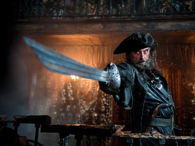 Piraci z Karaibów: Na nieznanych wodach