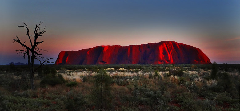 Tłumy turystów chcą zdążyć przed zakazem wspinaczki na Uluru