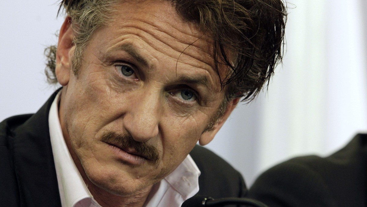 Sean Penn wywołał ostatnio burzę swoimi komentarzami na temat brytyjskiej obecności na Falklandach. Ale to nie pierwszy raz, kiedy ten aktor i reżyser emocjonalnie reaguje, gdy dzieje się coś, co jego zdaniem jest niesprawiedliwością.