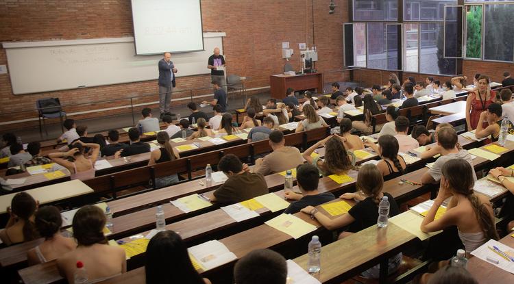 Diákok egy barcelonai egyetemen