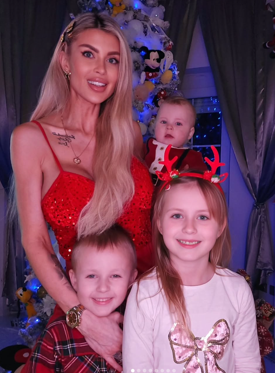 Lela Ceterová s deťmi. 