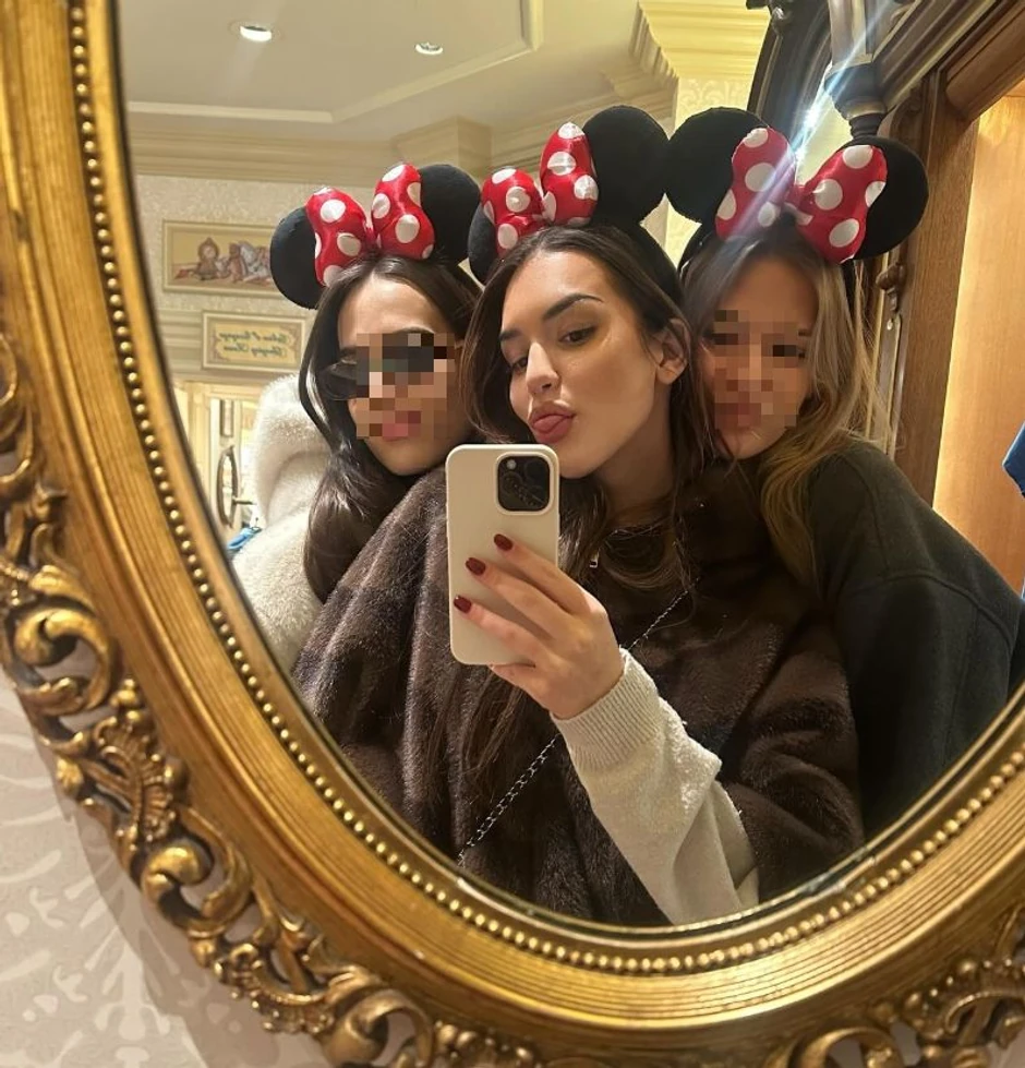 Hana Ikodinović, objava iz Pariza