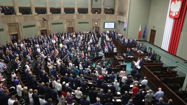 Wybory parlamentarne. Liczba posłów z poszczególnych województw