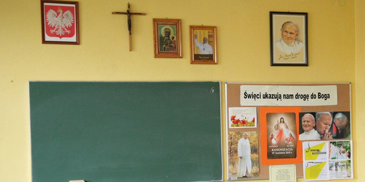 Episkopat chce obowiązkowych lekcji religii lub etyki.