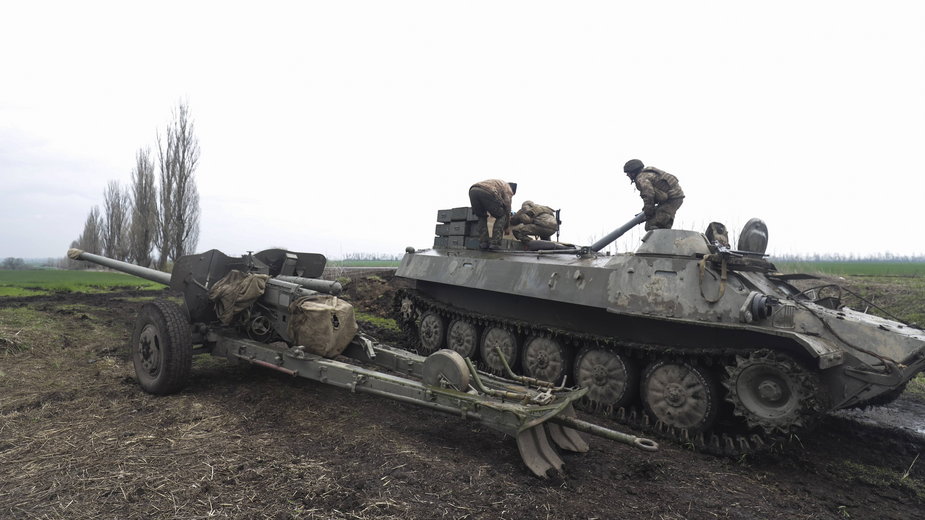 Ukraińscy żołnierzy między regionami Donbasu i Ługańska