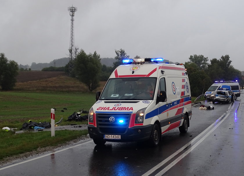 Radiowóz wjechał w grupę motocyklistów, jeden z motocyklistów zabity 