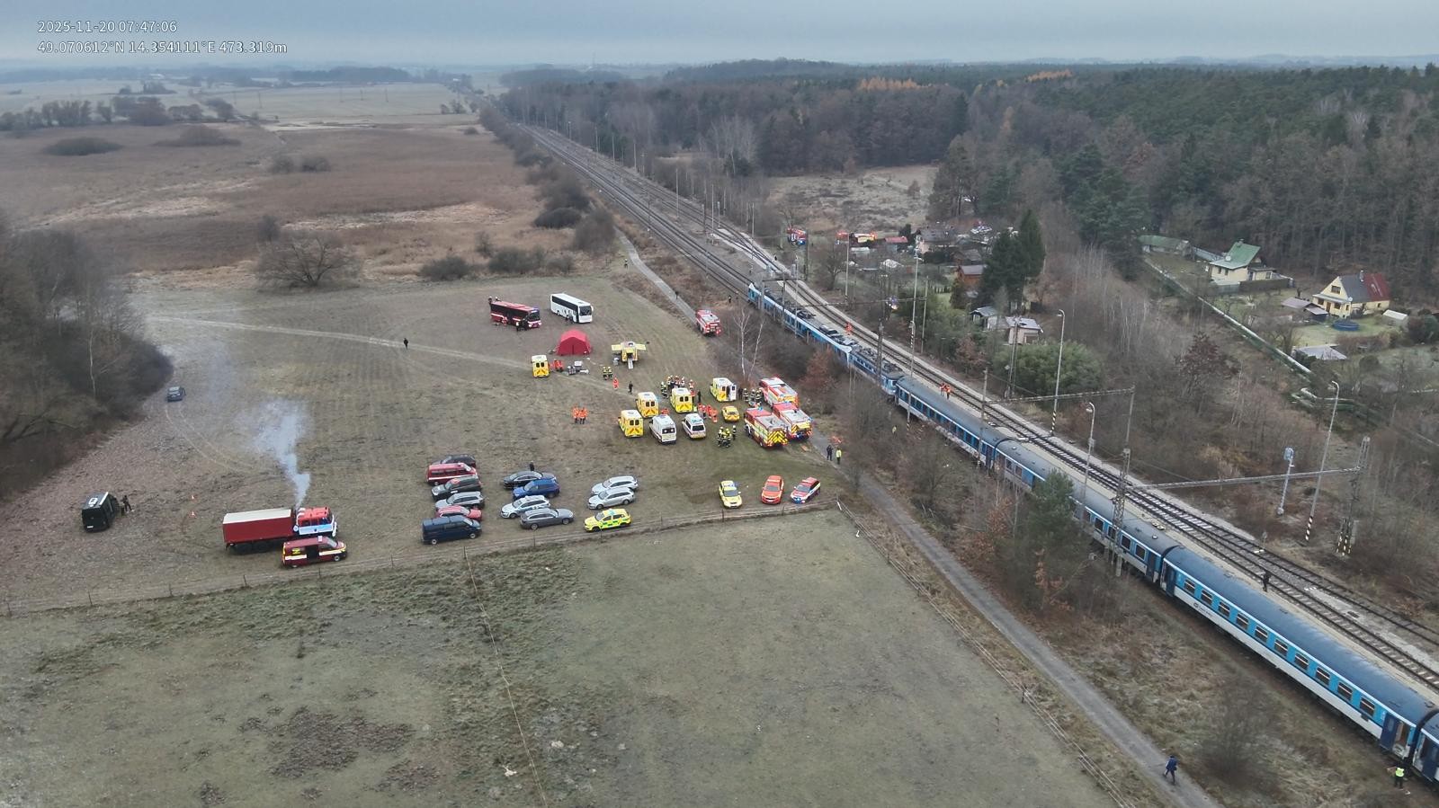 Medzi mestom Zliv a obcou Dívčice v okrese České Budějovice došlo k zrážke rýchlika s osobným vlakom.