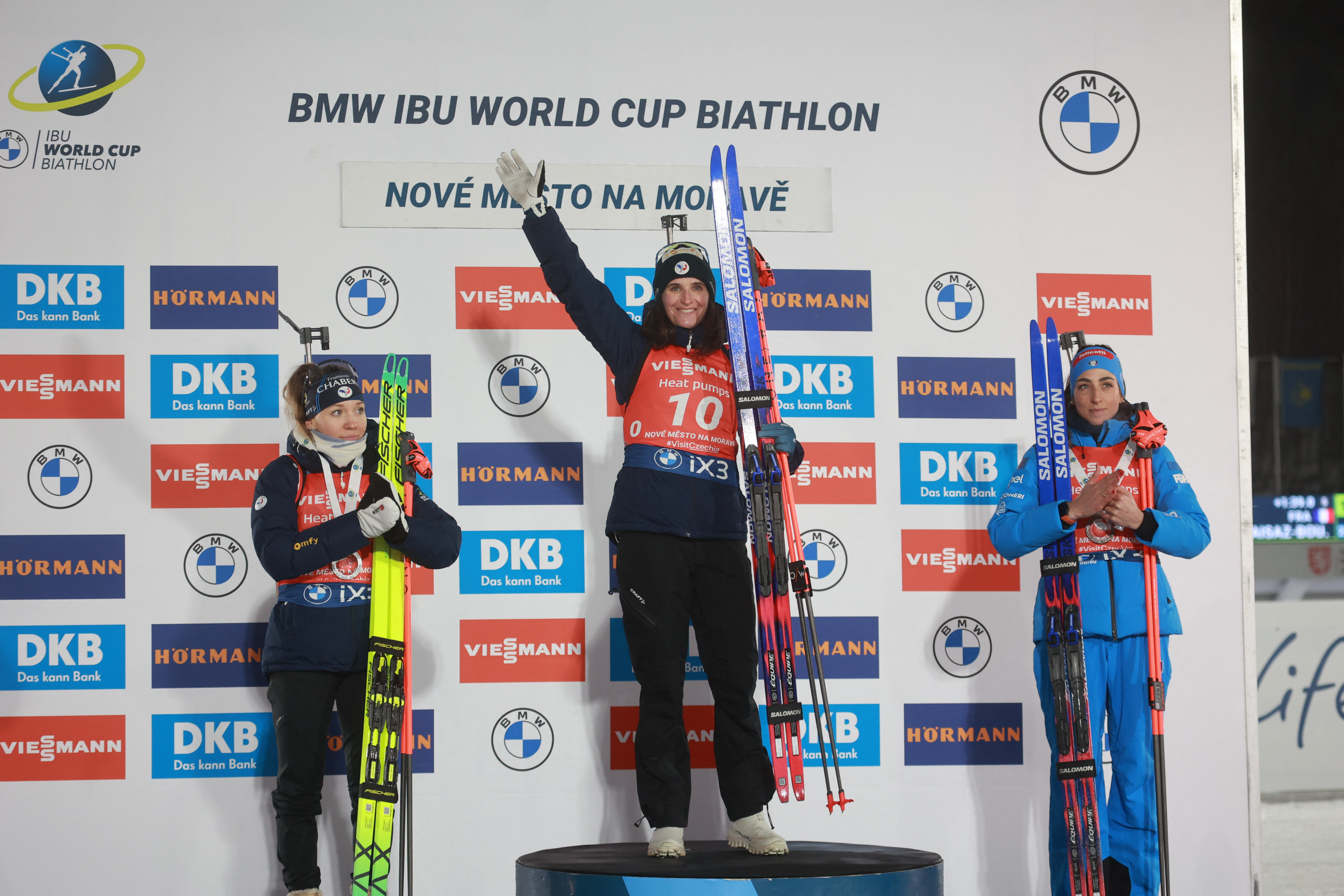 0,5 seconde d'avance : Julia Simon triomphe à Nove Mesto avant les JO