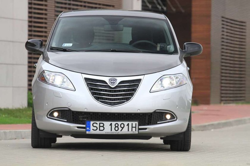 Lancia Ypsilon: elegancka tylko na pokaz