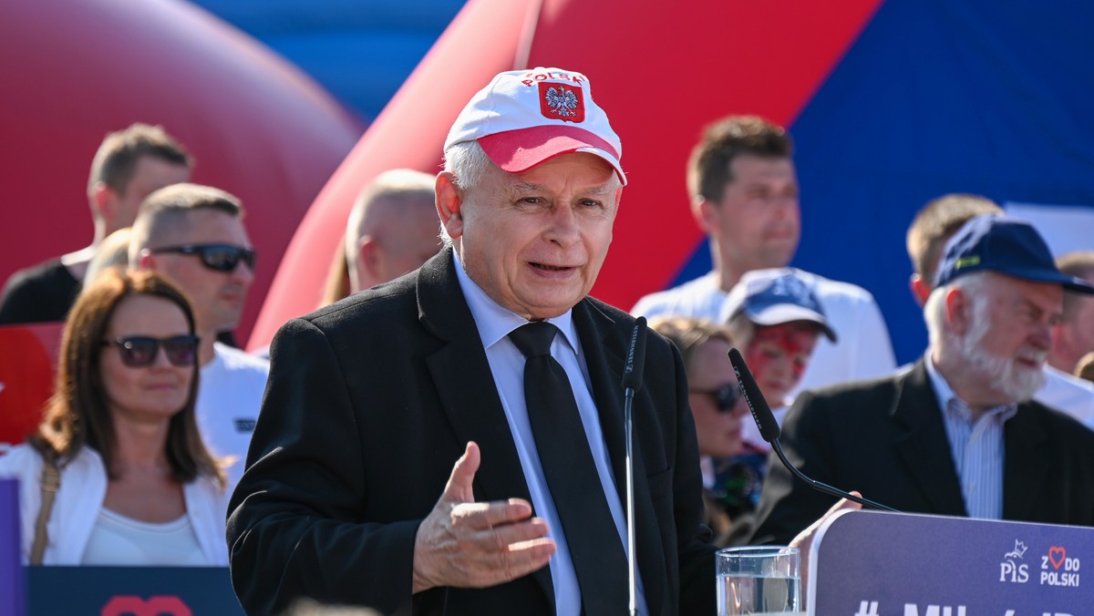 Prezes PiS Jarosław Kaczyński podczas spotkania w Woli Rędzińskiej