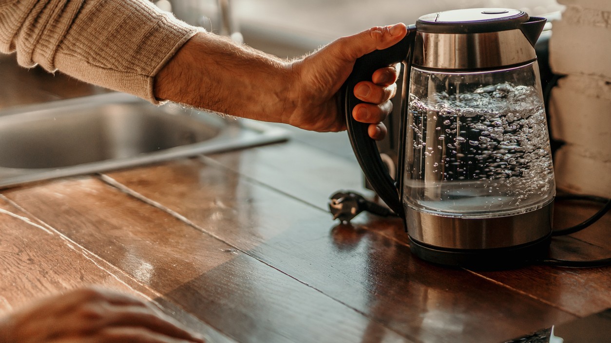 Rýchlovarná kanvica je bežnou súčasťou takmer každej domácnosti.