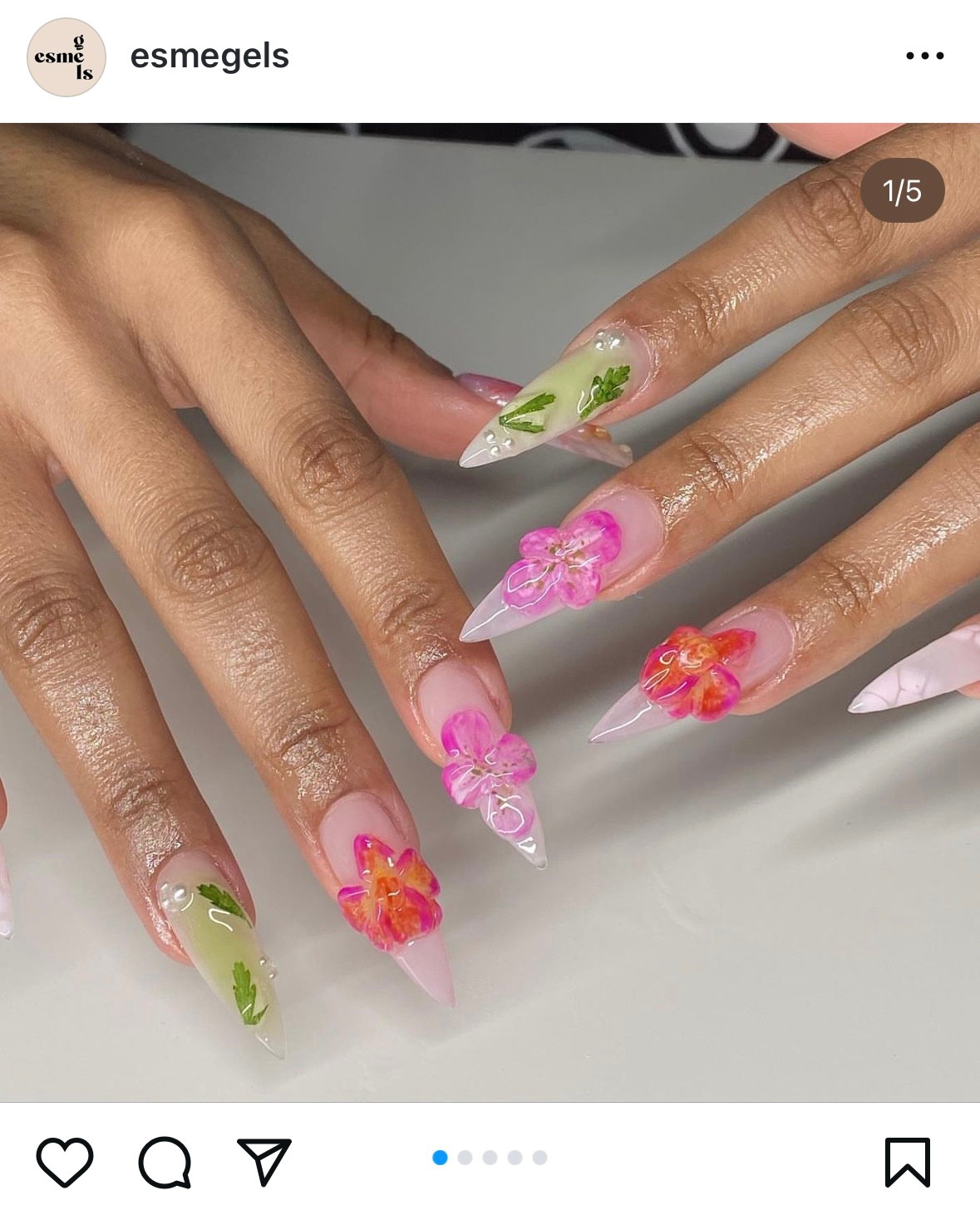 Mindegy, hogy a rövidebb, vagy a hosszabb körmök híve vagy, a hibiszkusz trendet imádni fogod