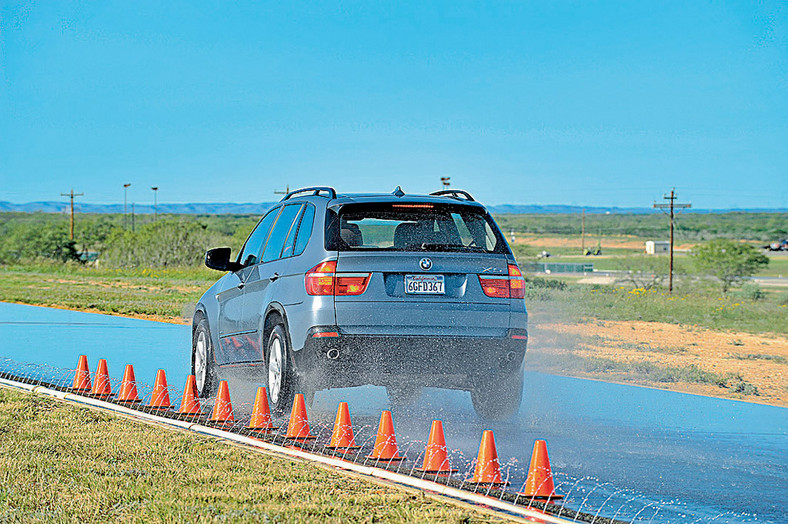 Test opon letnich w rozmiarze 255/55 R 18: jakie gumy kupić do SUV-a