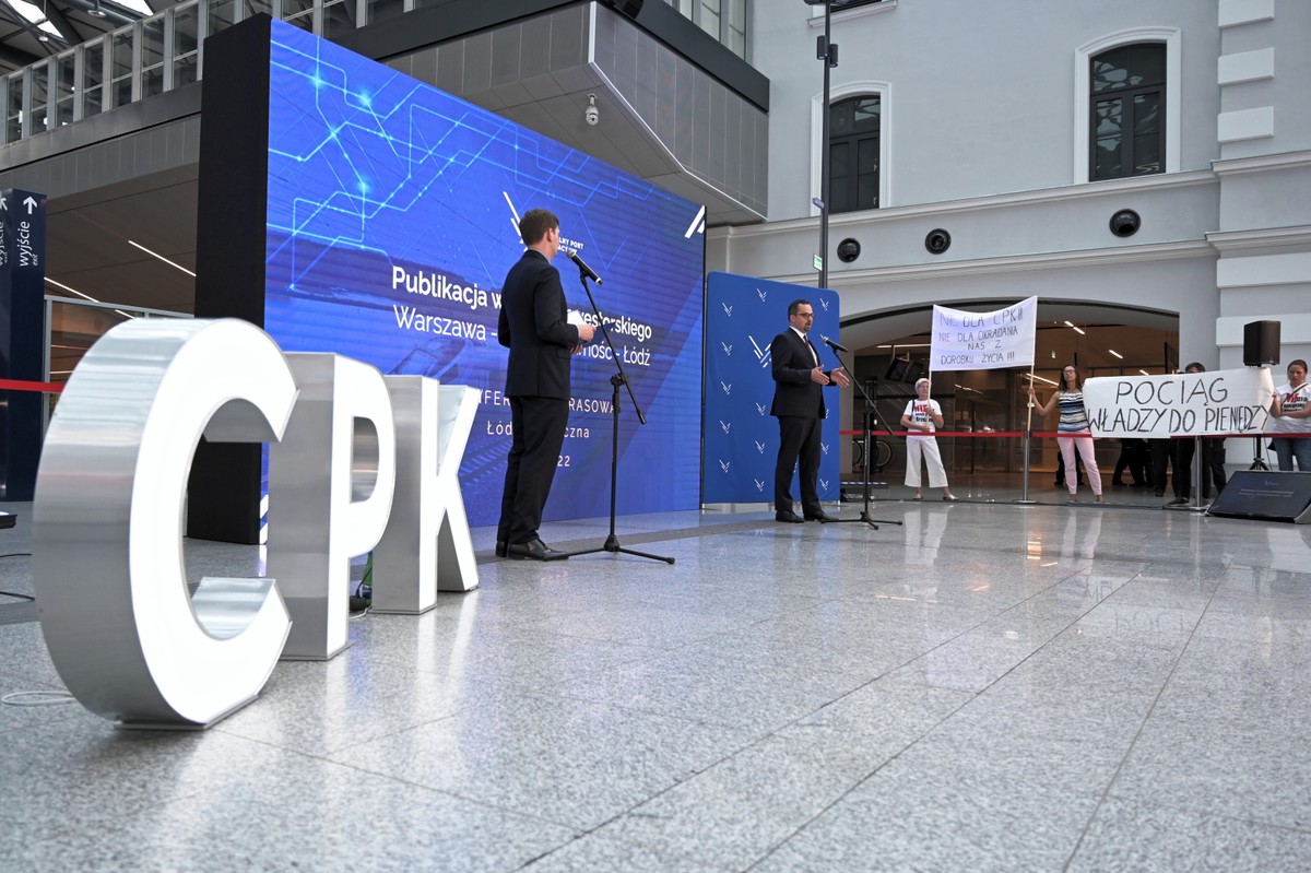 Konferencja prasowej dot. wariantu inwestorskiego odcinka Kolei Dużych Prędkości: Warszawa Zachodnia – Centralny Port Komunikacyjny - Łódź Fabryczna