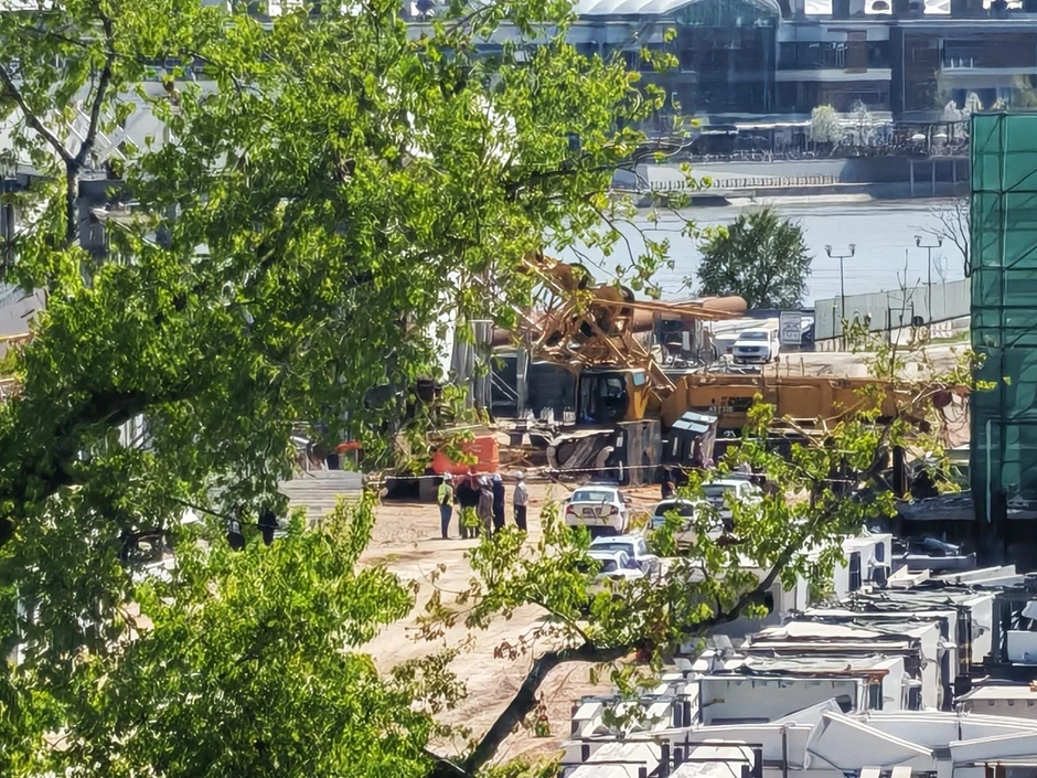 Pao kran na gradilištu kod Brankovog mosta