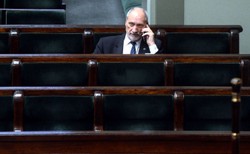 Macierewicz dał się nabrać? Mówi, że Egipt sprzedał Rosji Mistrale, a to prawdopodobnie rosyjska mistyfikacja