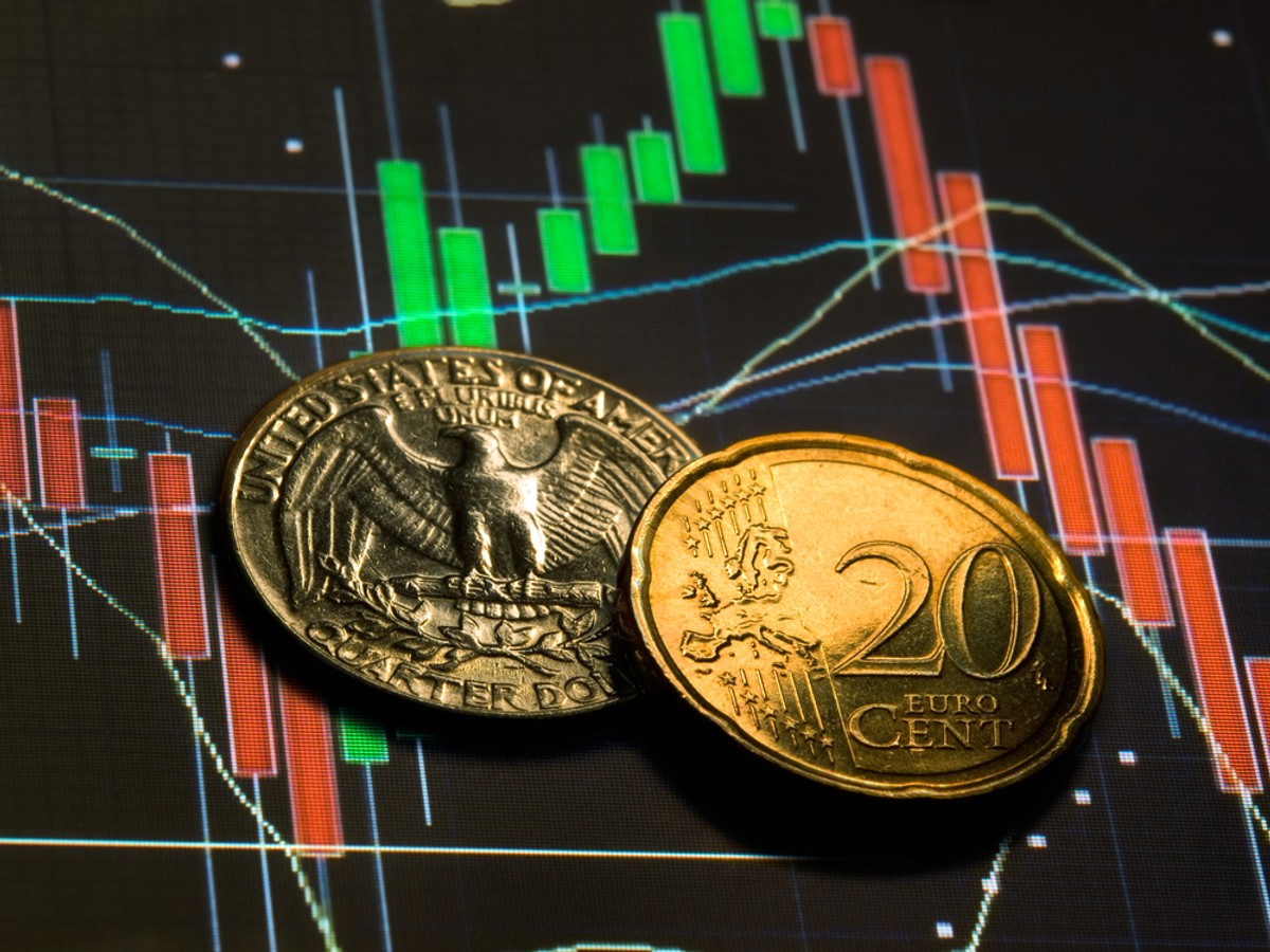 W środę ok. godz. 16:35 za jedno płacono 4,1836 zł a za dolara 3,1708 zł. Kurs euro/dolar wynosił 1,3190.