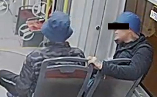 Sprawca wypchnięcia niepełnosprawnego z tramwaju został ujęty przez policję