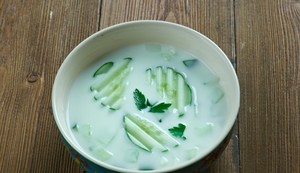 Letnji obrok - krastavac i jogurt