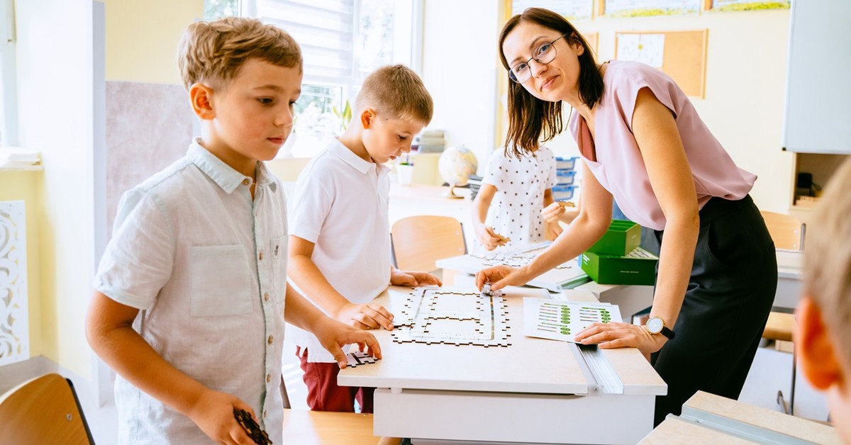 MEN szykuje duże zmiany w szkołach podstawowych. Nowe przedmioty i więcej godzin od 2026 roku