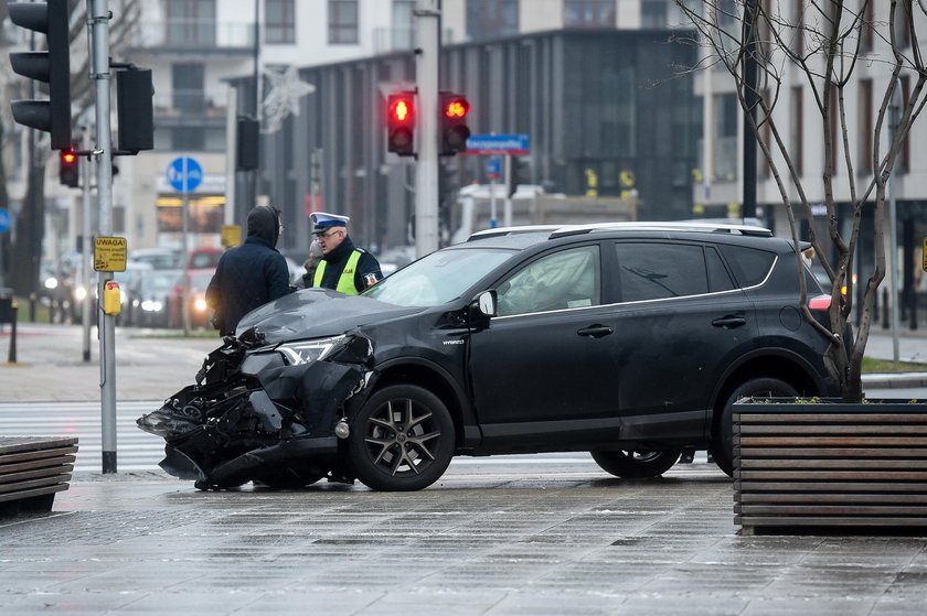 Znana aktorka rozbiła auto w Warszawie