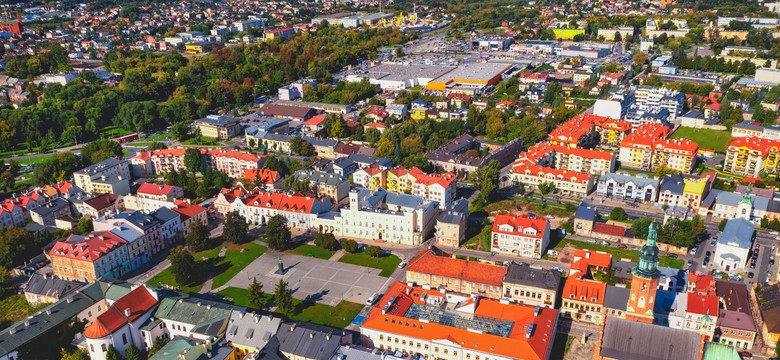 Polacy uciekają z miast. Które wyludniają się najszybciej? Najnowsze dane