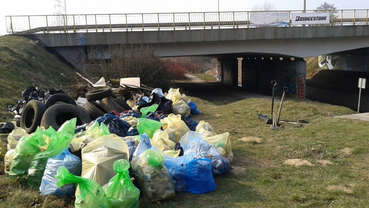 Poznaniacy wiedzą, jak zadbać o najbliższe otoczenie. Udowodnią to w sobotę, 17 października podczas IV edycji akcji "Woda jest najważniejsza", w ramach której oczyszczą poznańską rzekę Główną i jej najbliższą okolicę. Każdy chętny może przyłączyć się do inicjatywy, organizowanej przez Fundację Ratowania Zabytków i Pomników Przyrody przy wsparciu Bridgestone Poznań.