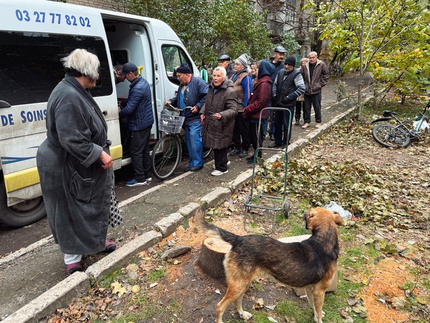 W Bachmucie nie ma wody, prądu ani ogrzewania. Mogą liczyć tylko na pomoc humanitarną