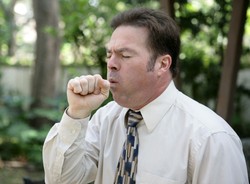 Jak zmniejszyć częstość ciężkich zaostrzeń astmy? Pomoże połączenie leków