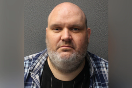 U podrumu KASTRIRAO 58 MUŠKARACA: Sebe je nazivao "TVORCEM EVNUHA", a pre nego što je iskasapio druge, AMPUTIRAO JE SEBI NOGU I GENITALIJE i od jezivih snimaka zaradio masne pare