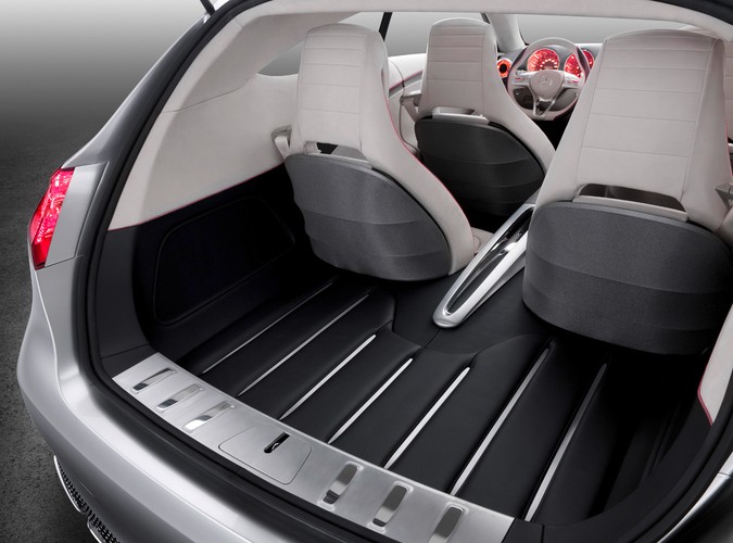 Mercedes Klasy A Concept to przedsmak nowej generacji kompaktowego auta z gwiazdą na masce