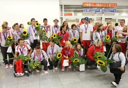 Tusk i Komorowski witali paraolimpijczyków: Daliście nam lekcję