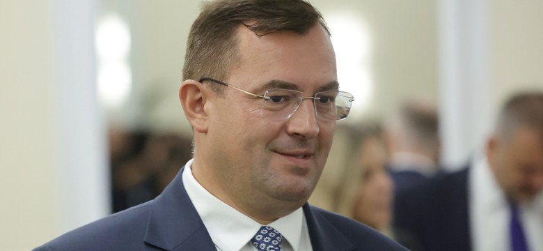 "Chodzenie po dachach, krzyki". Polityk nie wytrzymał, wyprowadza się z hotelu poselskiego