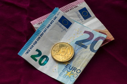 Kurs euro 17 kwietnia poniżej 4,65