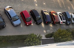 Zmiana przepisów dotyczących miejsc parkingowych. Będzie jeszcze trudniej o miejsce