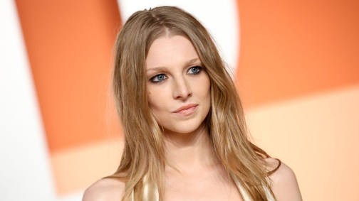 Hunter Schafer álomszép meztelenruhában ragyog új kampányában, igazi földöntúli szépség az Eufória színésznője