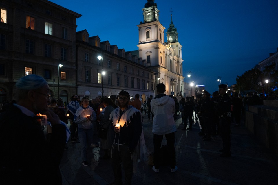 Protest Palestyńczyków pod pomnikiem Kopernika