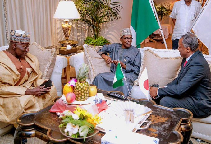 President Buhari with Minister of Foreign Affairs, Onyeama, Gov. Samuel Ortom of Benue State, and Nigerian Ambassador to Japan Amb. Gana Yisa after his arrival in Japan ahead of the 7th Tokyo International Conference on African Development on 28-30 August, 2019. (Twitter/@AMTanimu)