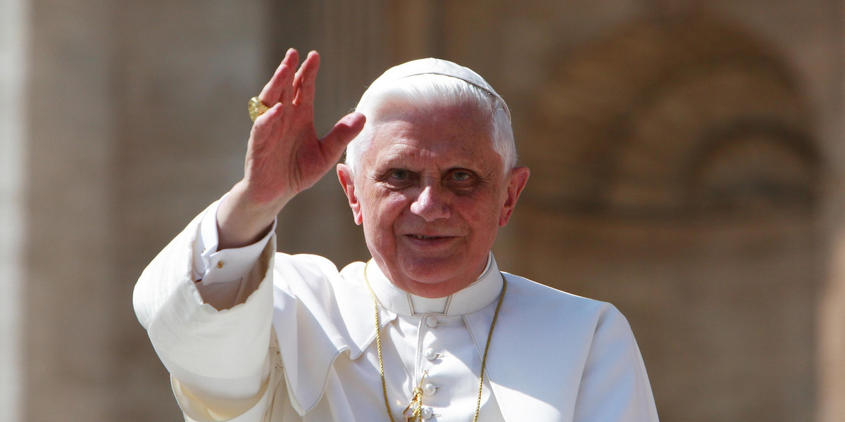 To przez nich księża bywają zboczeni? Benedykt XVI oskarża