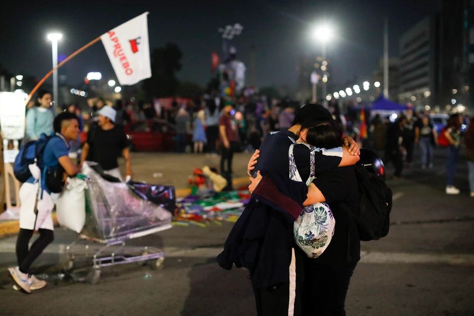 Pristalice novog Ustava u Čileu nakon glasanja protiv izmena